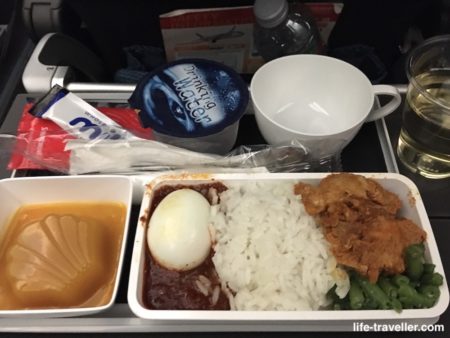 シンガポール航空・シンガポール行きの機内食(夕食)