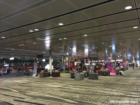 チャンギ国際空港のトランジットエリア(コロナ)