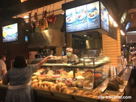 ターミナル21のフードコートでの食事の流れ